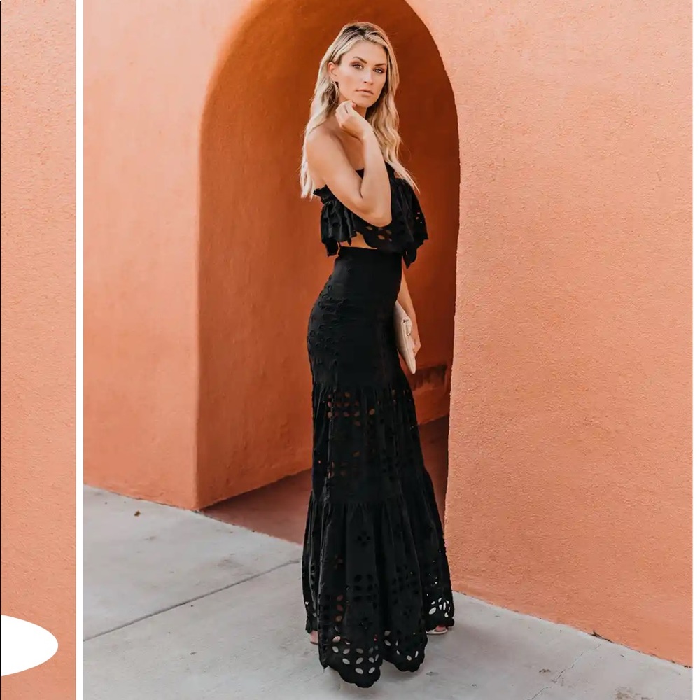 NWOT Vici two piece black eyelet lace set size medium vacation outfit